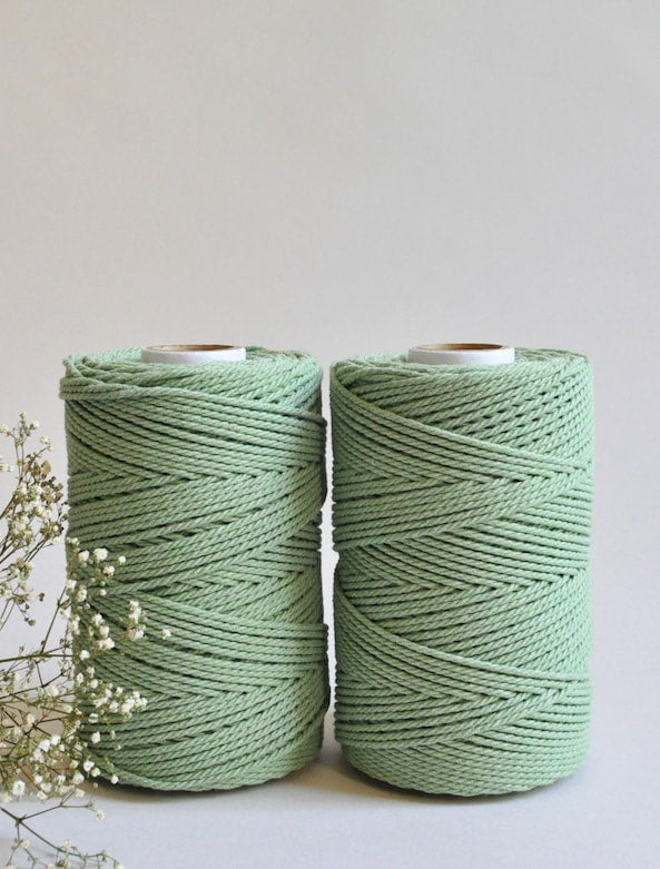 2,5mm gedrehtes Baumwollseil hellgrün zum Weben, Makramee knüpfen, Häkeln, Basteln, Dekorieren und mehr